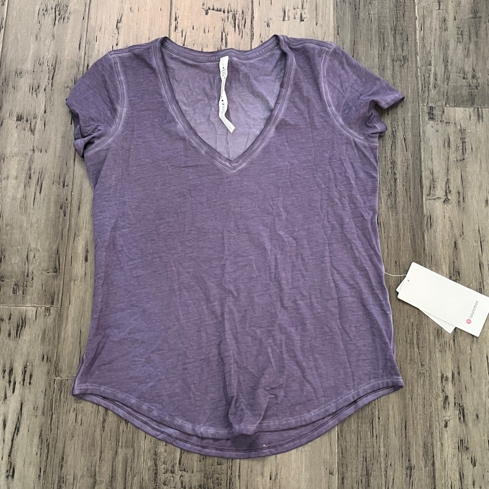 lululemon Women's Short Sleeve V-Neck Love Tee in Purple